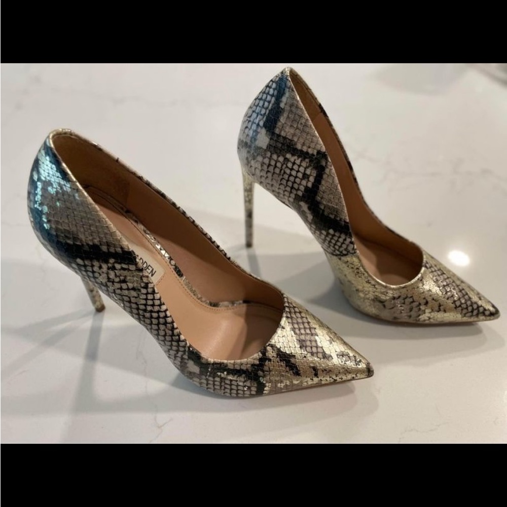 Steve Madden Shiny Snake print- gold, black, & tan. Size 7. Worn once.